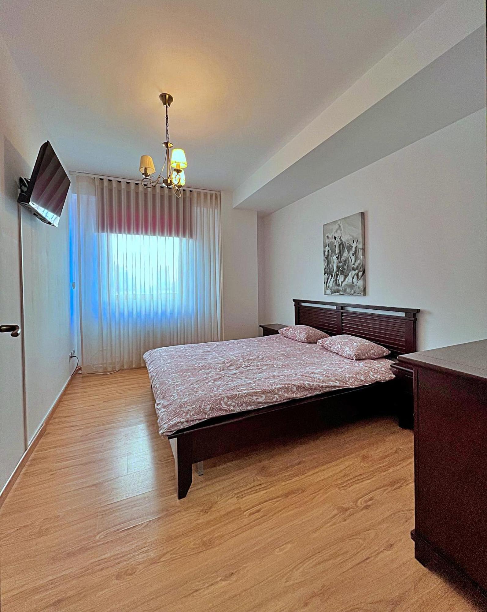 #3 Coroni Seasons Apart Braşov Exterior foto