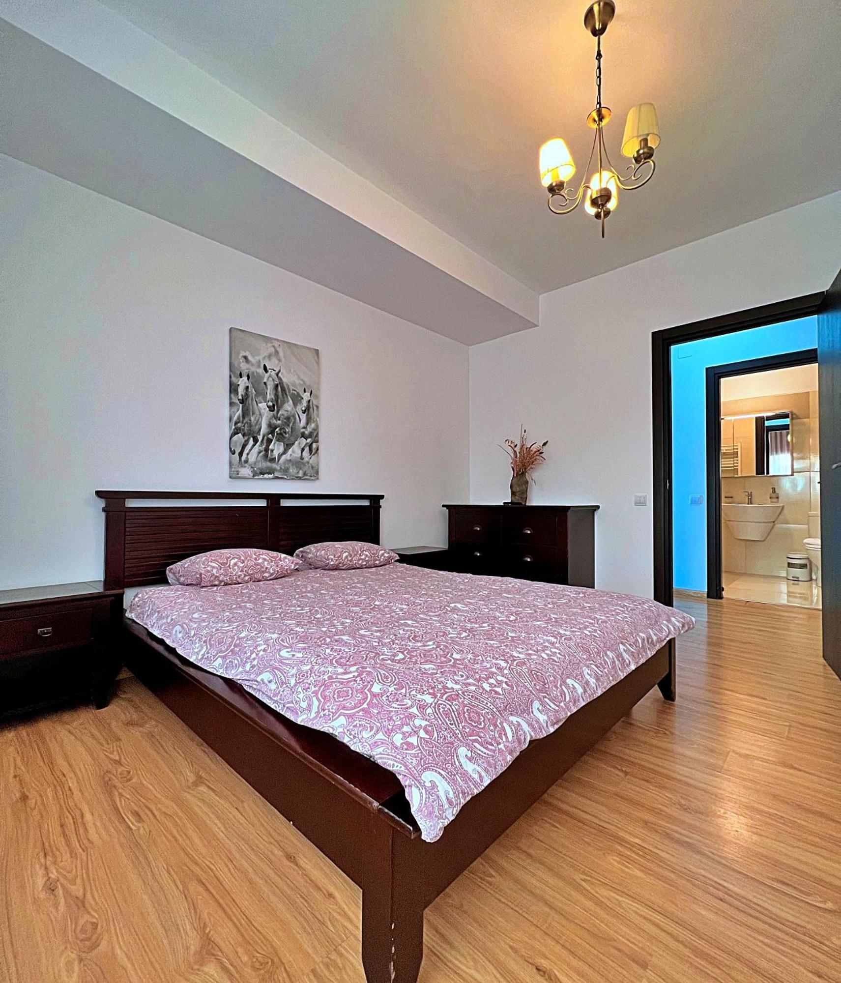 #3 Coroni Seasons Apart Braşov Exterior foto